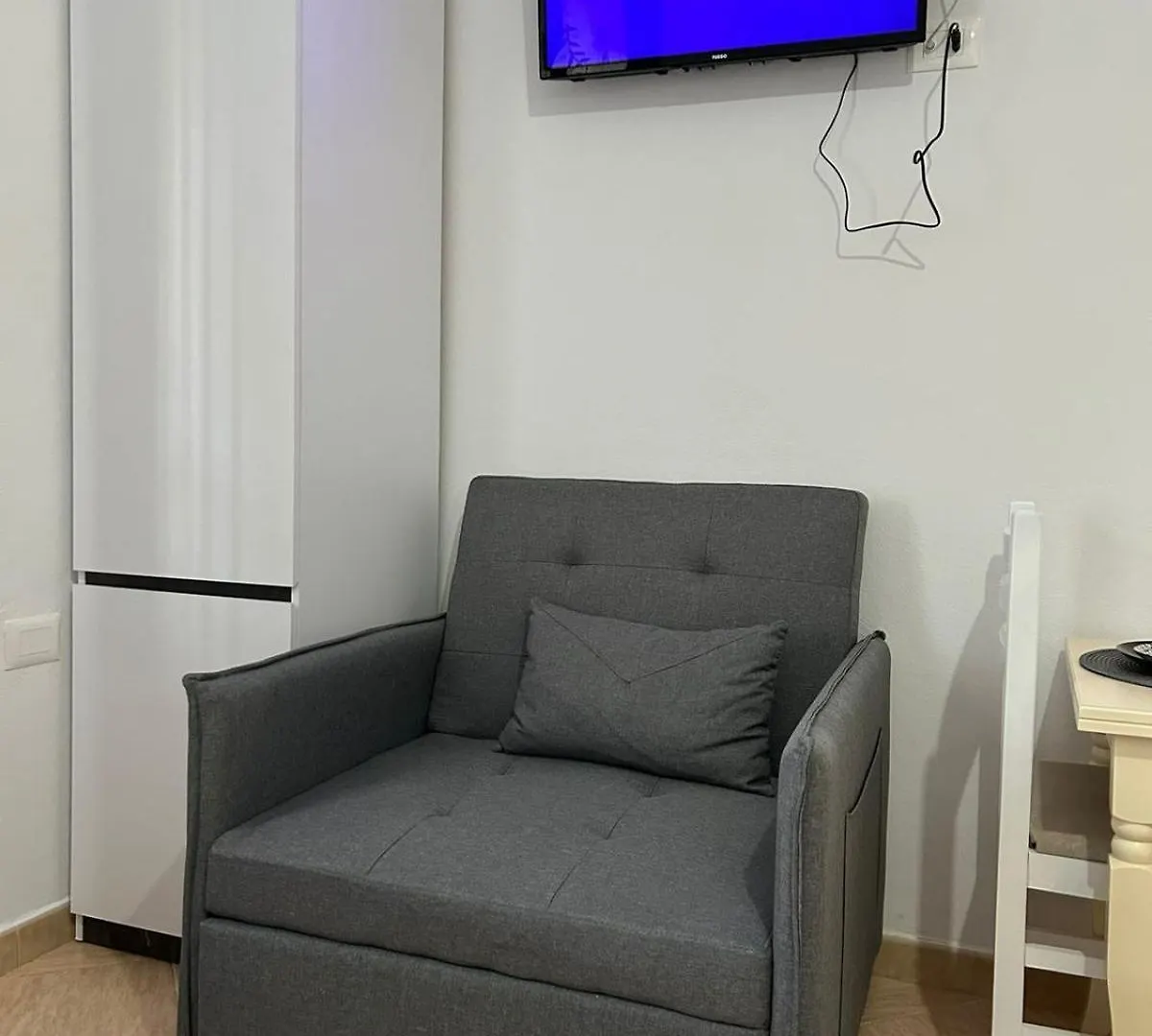 Kiki'S Rooms 1 Wlora